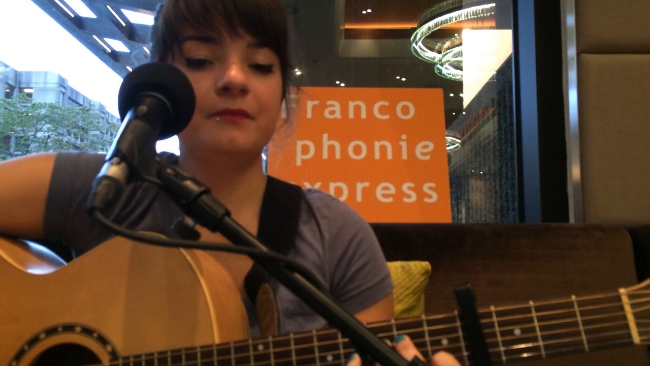 Geneviève Racette en perfo directe sur Francophonie Express Vidéos